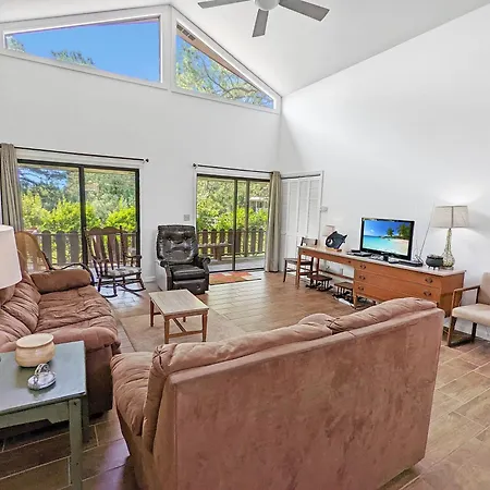 Endless Summer - Pet Friendly With Screened Porch!